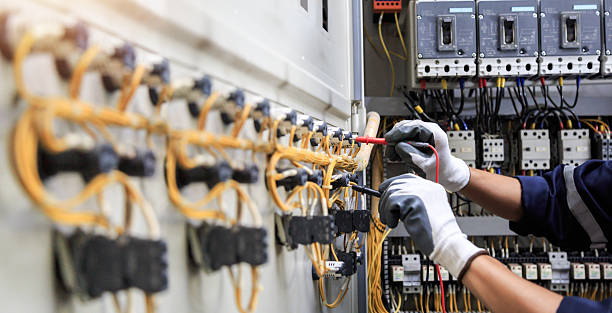 Professional Electrician technician working in Suncrest, WA
